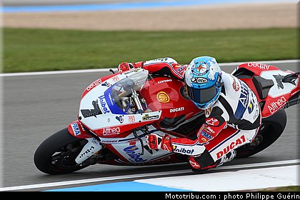 sbk_checa_24_angleterre_donington_2011.JPG