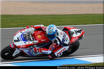 sbk_checa_25_angleterre_donington_2011.JPG