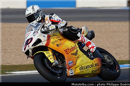 sbk_guintoli_03_angleterre_donington_2011.JPG