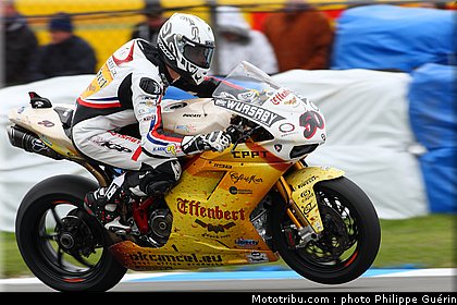 sbk_guintoli_07_angleterre_donington_2011.JPG