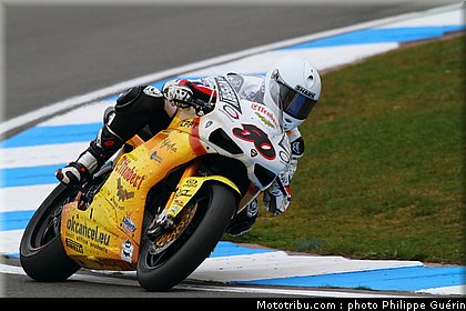 sbk_guintoli_11_angleterre_donington_2011.JPG