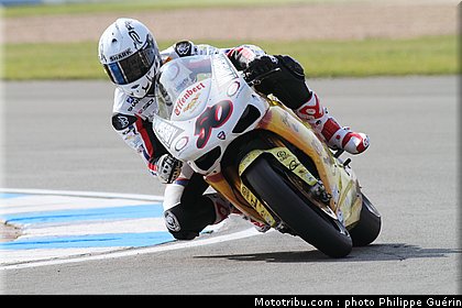 sbk_guintoli_15_angleterre_donington_2011.JPG