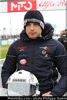 sbk_guintoli_17_angleterre_donington_2011.JPG