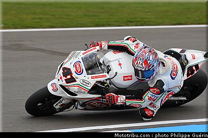 sbk_haga_15_angleterre_donington_2011.JPG