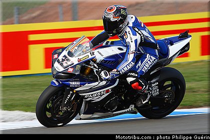 sbk_melandri_12_angleterre_donington_2011.JPG