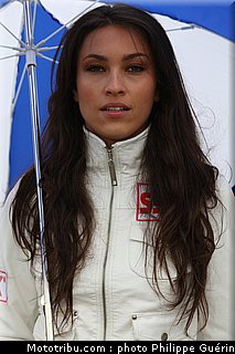 sbk_pitbabes_04_angleterre_donington_2011.JPG