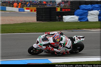 sbk_rea_14_angleterre_donington_2011.JPG