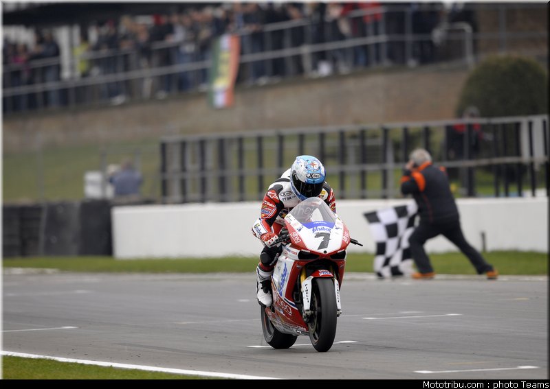 sbk_checa_3_angleterre_donington_2011