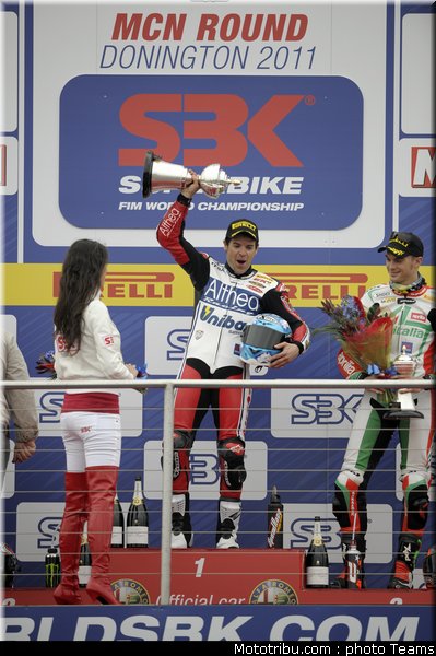 sbk_checa_4_angleterre_donington_2011