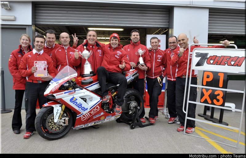 sbk_checa_5_angleterre_donington_2011