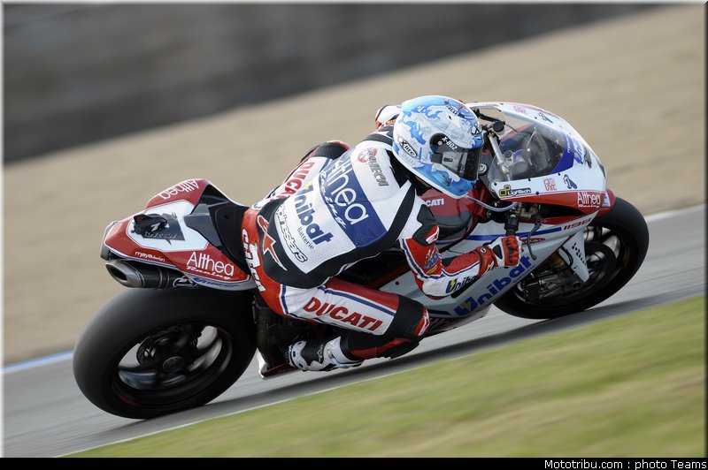 sbk_checa_7_angleterre_donington_2011