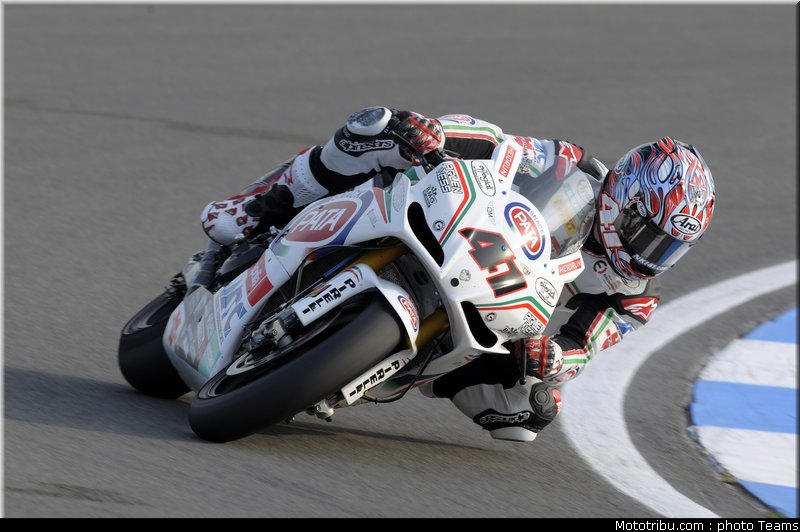 sbk_haga_04_angleterre_donington_2011
