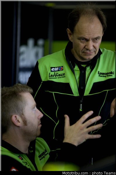 sbk_kawasaki_4_angleterre_donington_2011