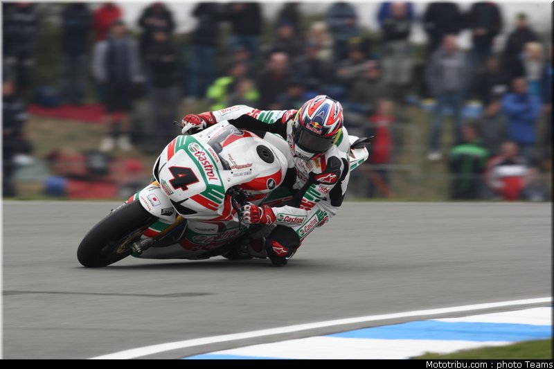 sbk_rea_04_angleterre_donington_2011