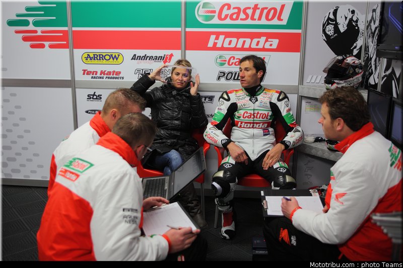 sbk_xaus_04_angleterre_donington_2011