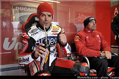 sbk_checa_1_angleterre_donington_2011.jpg