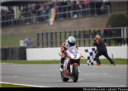 sbk_checa_3_angleterre_donington_2011.jpg