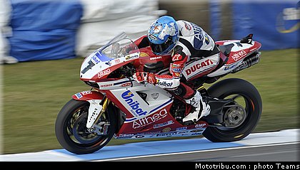 sbk_checa_6_angleterre_donington_2011.jpg