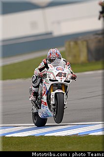 sbk_haga_11_angleterre_donington_2011.jpg