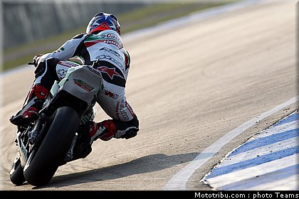 sbk_rea_13_angleterre_donington_2011.jpg