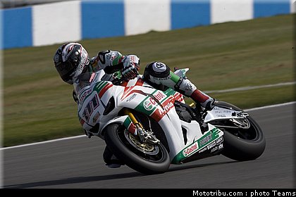 sbk_xaus_05_angleterre_donington_2011.jpg