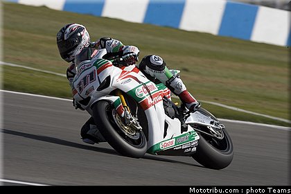 sbk_xaus_06_angleterre_donington_2011.jpg