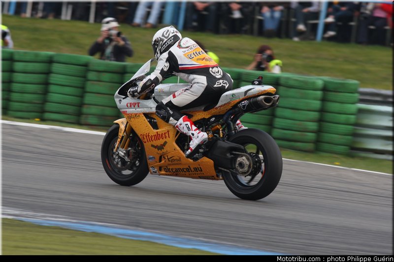 sbk_guintoli_08_paysbas_2011_assen