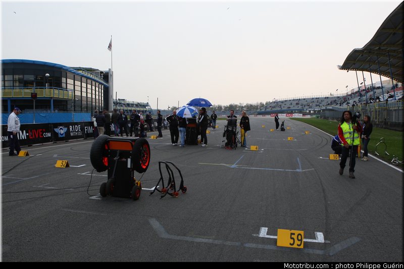 sbk_pitbabes_04_paysbas_2011_assen