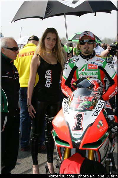 sbk_pitbabes_24_paysbas_2011_assen
