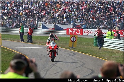 sbk_biaggi_12_paysbas_2011_assen.JPG