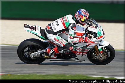 sbk_rea_09_paysbas_2011_assen.JPG