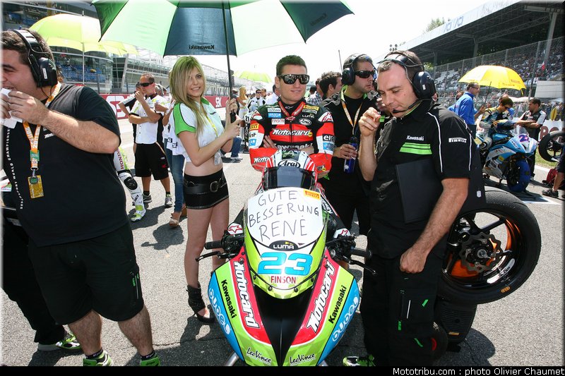 sbk_pitbabe_45_italie_monza_2011