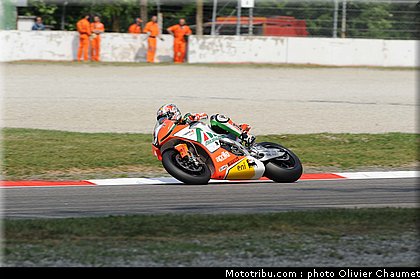 sbk_biaggi_02_italie_monza_2011.jpg