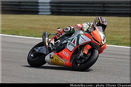 sbk_biaggi_07_italie_monza_2011.jpg
