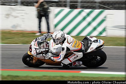 sbk_guintoli_1_italie_monza_2011.jpg