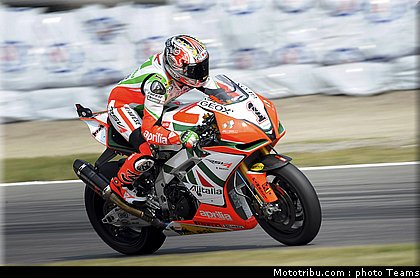 sbk_biaggi_3_italie_monza_2011.jpg