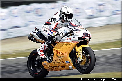 sbk_guintoli_2_italie_monza_2011.jpg