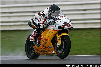 sbk_guintoli_1_san_marin_misano_2011.jpg