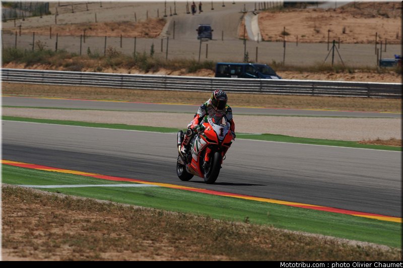 sbk_biaggi_04_espagne_aragon_2011