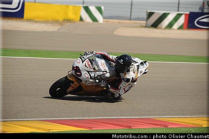 sbk_guintoli_3_espagne_aragon_2011.jpg