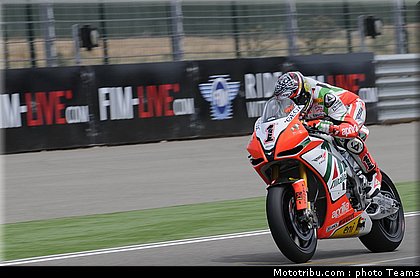 sbk_biaggi_6_espagne_aragon_2011.jpg