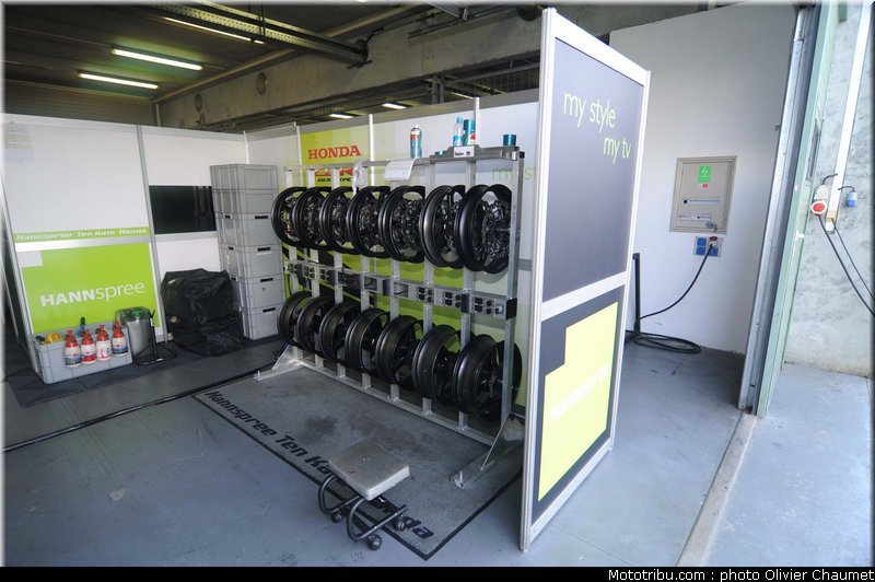 sbk_paddock_002_republique_tcheque_brno_2011
