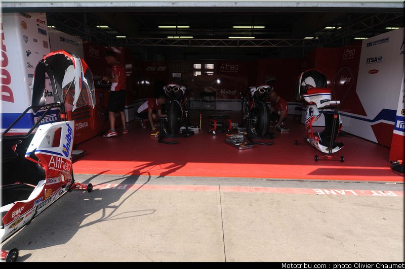 sbk_paddock_008_republique_tcheque_brno_2011