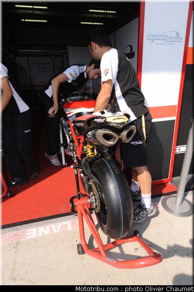 sbk_paddock_040_republique_tcheque_brno_2011
