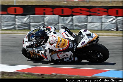 sbk_guintoli_001_republique_tcheque_brno_2011.jpg