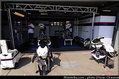 sbk_paddock_005_republique_tcheque_brno_2011.jpg