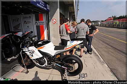 sbk_paddock_065_republique_tcheque_brno_2011.jpg
