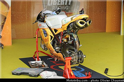 sbk_paddock_092_republique_tcheque_brno_2011.jpg