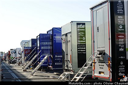 sbk_paddock_114_republique_tcheque_brno_2011.jpg