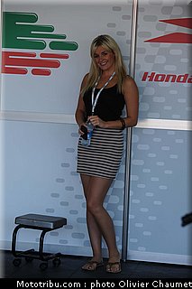 sbk_pitbabe_032_republique_tcheque_brno_2011.jpg